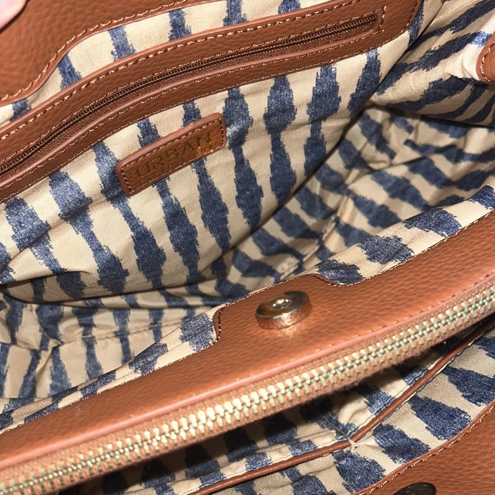 LAST CHANCE! Urban Expressions Bag! - Picture 5 of 13